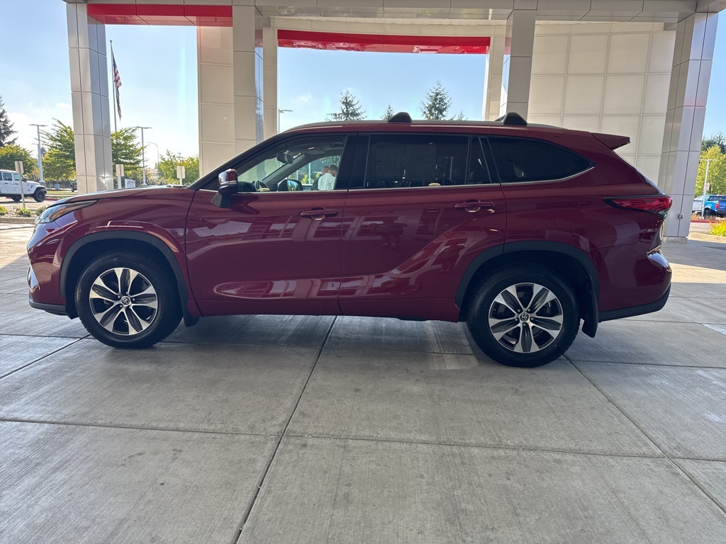 2022 Toyota Highlander XLE photo 8