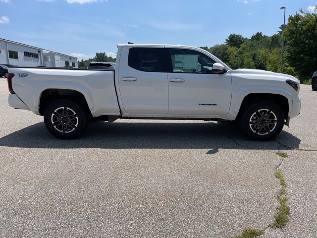 2025 Toyota Tacoma TRD Sport 4x4 Double Cab photo 3