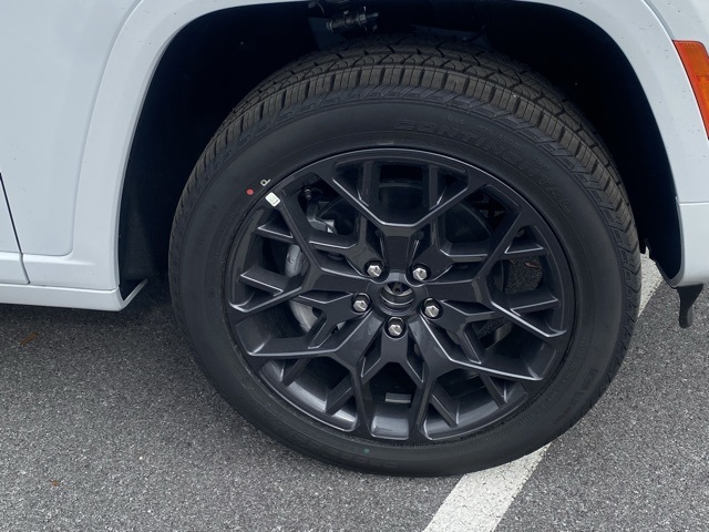 new 2025 Jeep Grand Cherokee L car, priced at $60,401