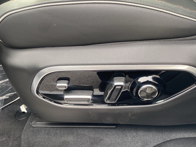 new 2025 Jeep Grand Cherokee L car, priced at $60,401