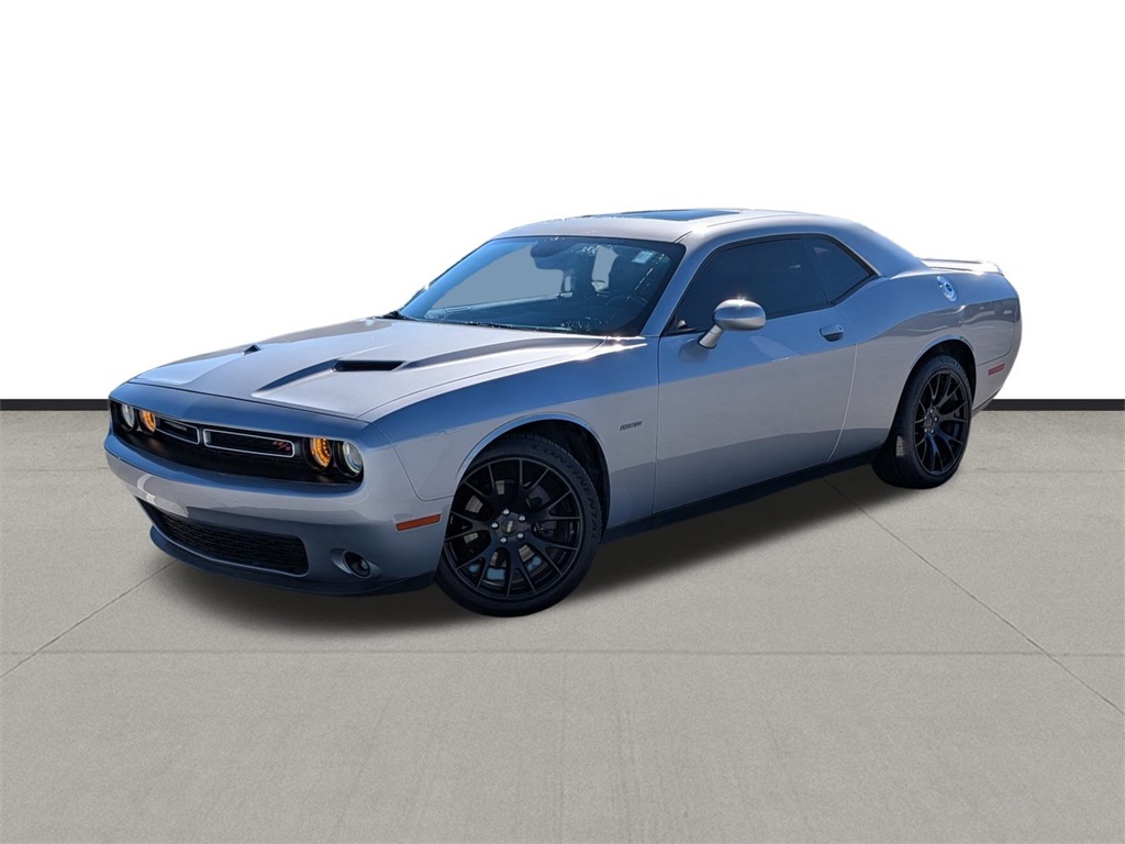 2018 Dodge Challenger R/T's photo