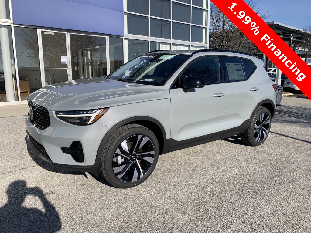 2025 Volvo XC40