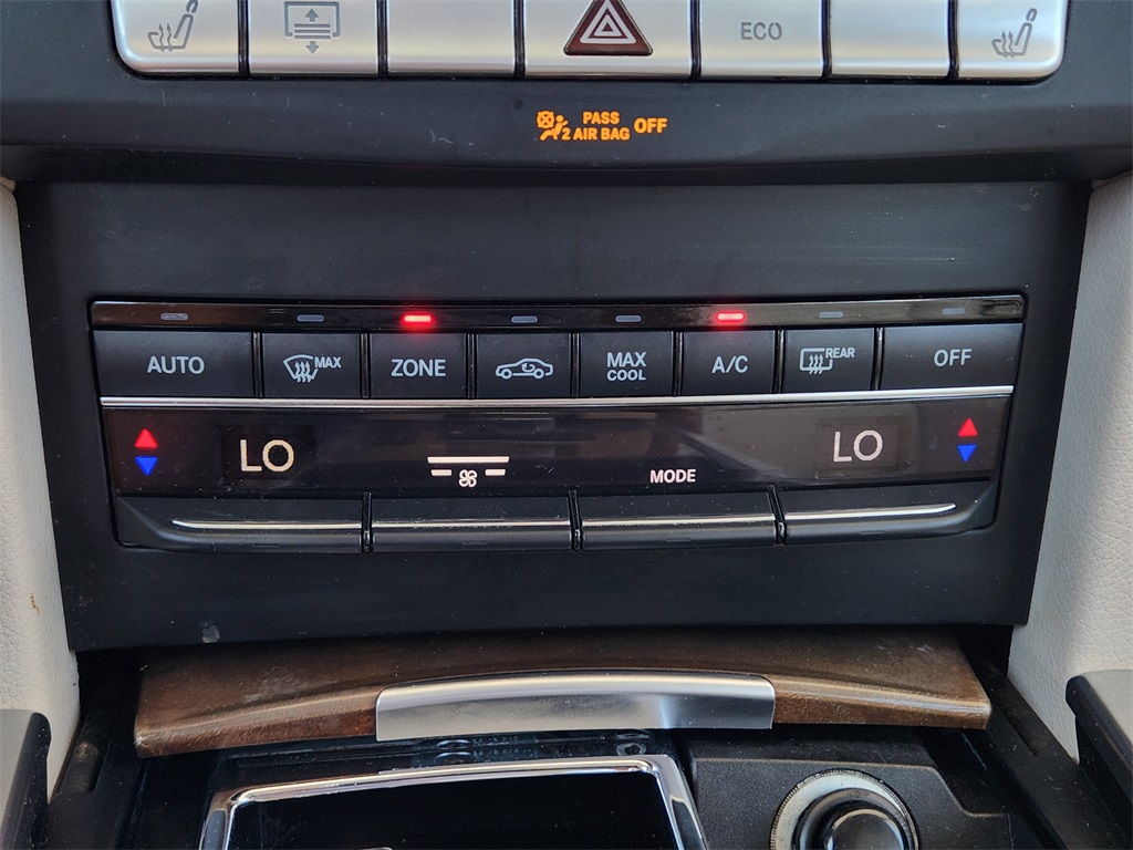 2015 Mercedes Benz E 250 BlueTEC photo 14