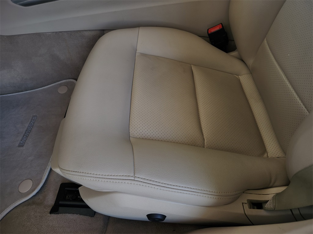 2015 Mercedes Benz E 250 BlueTEC photo 18