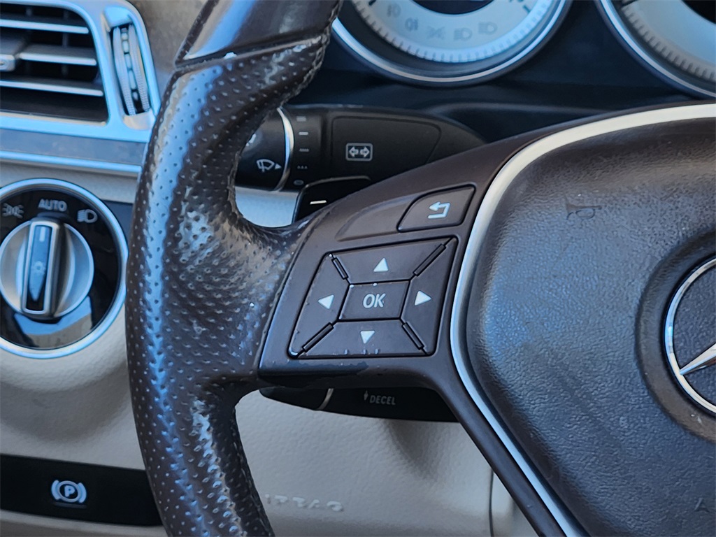 2015 Mercedes Benz E 250 BlueTEC photo 22