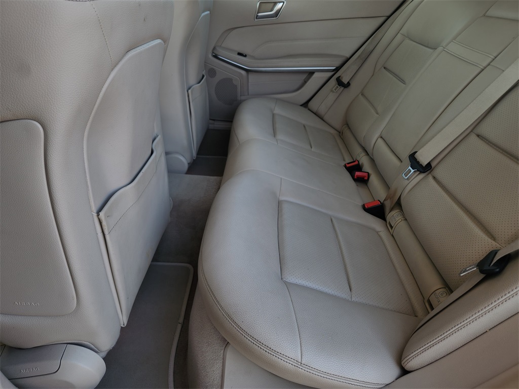 2015 Mercedes Benz E 250 BlueTEC photo 24