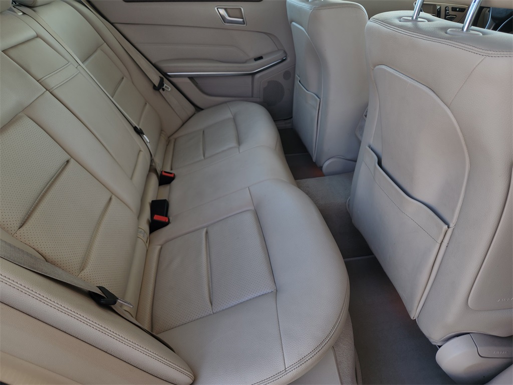 2015 Mercedes Benz E 250 BlueTEC photo 25