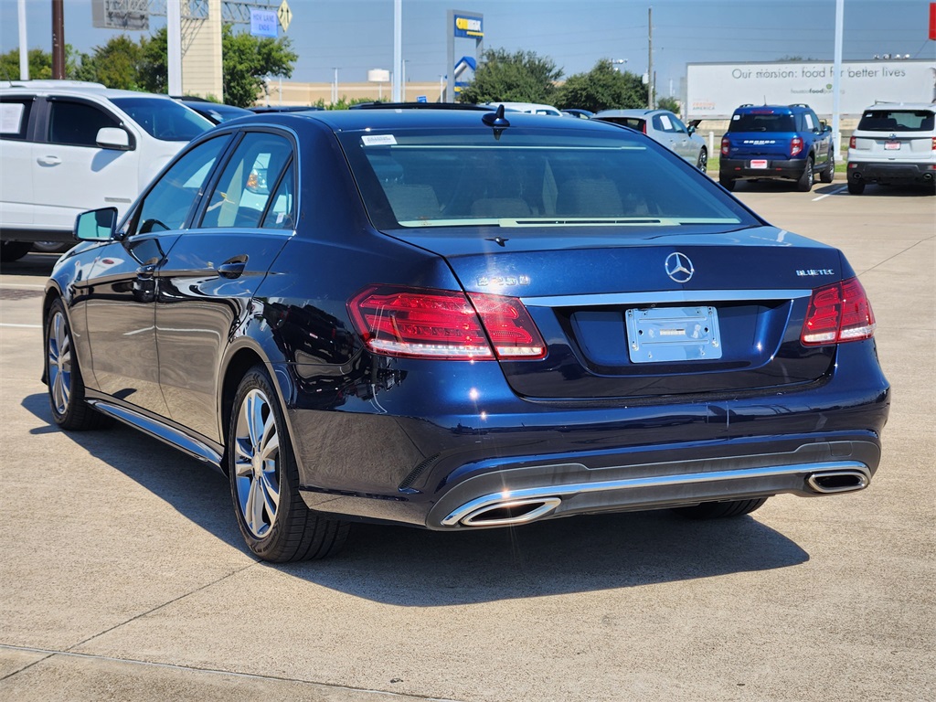 2015 Mercedes Benz E 250 BlueTEC photo 4