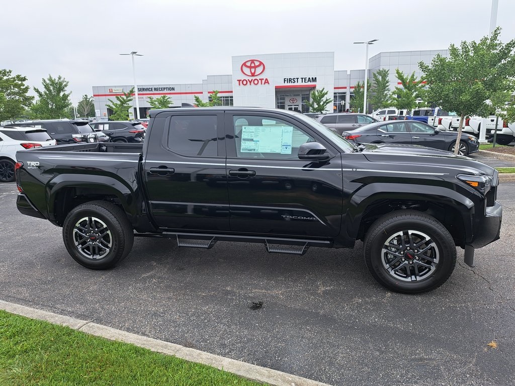 2025 Toyota Tacoma TRD Sport Double Cab photo 4