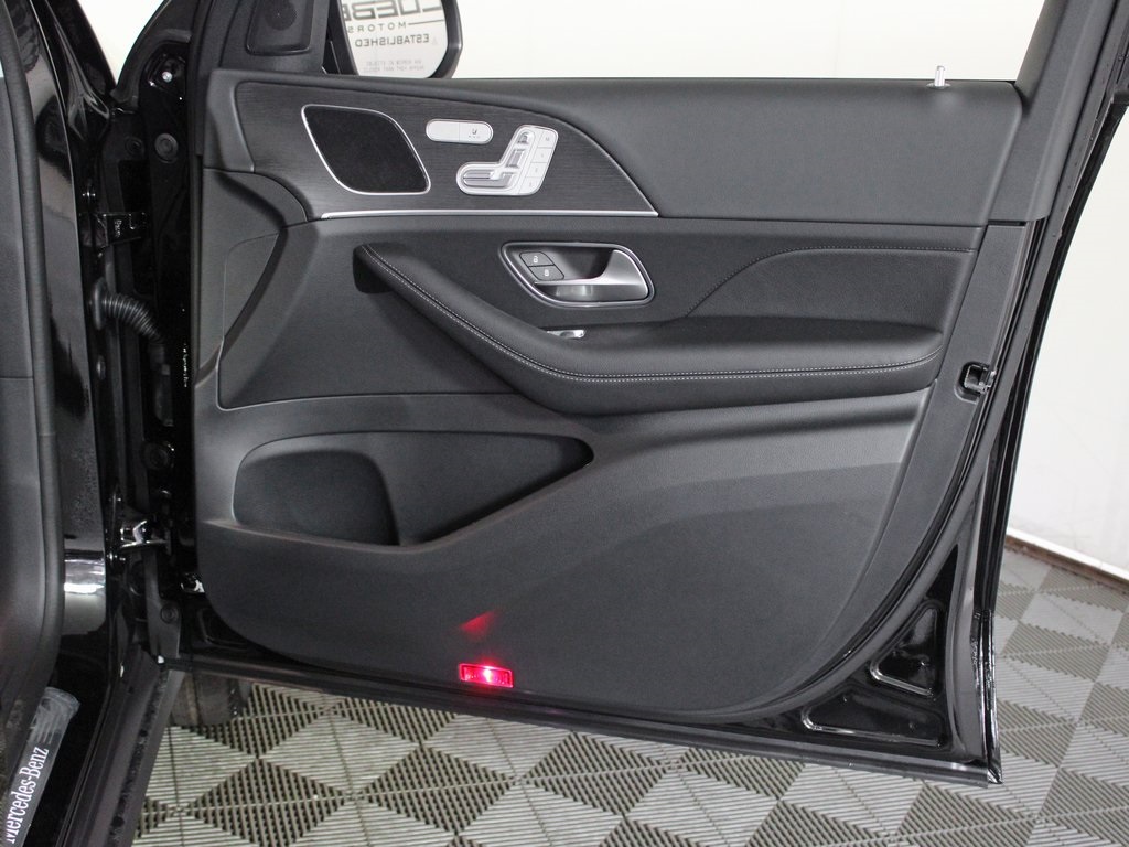 used 2026 Mercedes-Benz GLE car, priced at $63,998