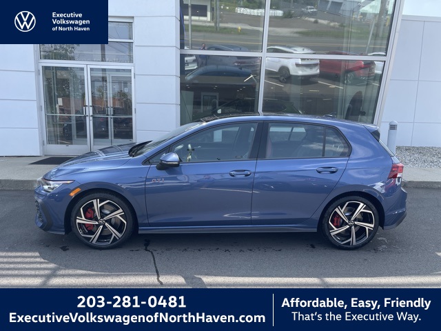2025 Volkswagen Golf GTI SE's photo