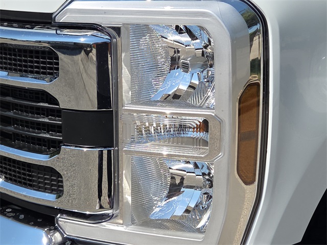 2025 Ford F-250 XLT photo 4
