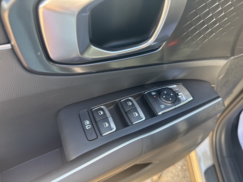 2025 Kia Sorento S photo 22