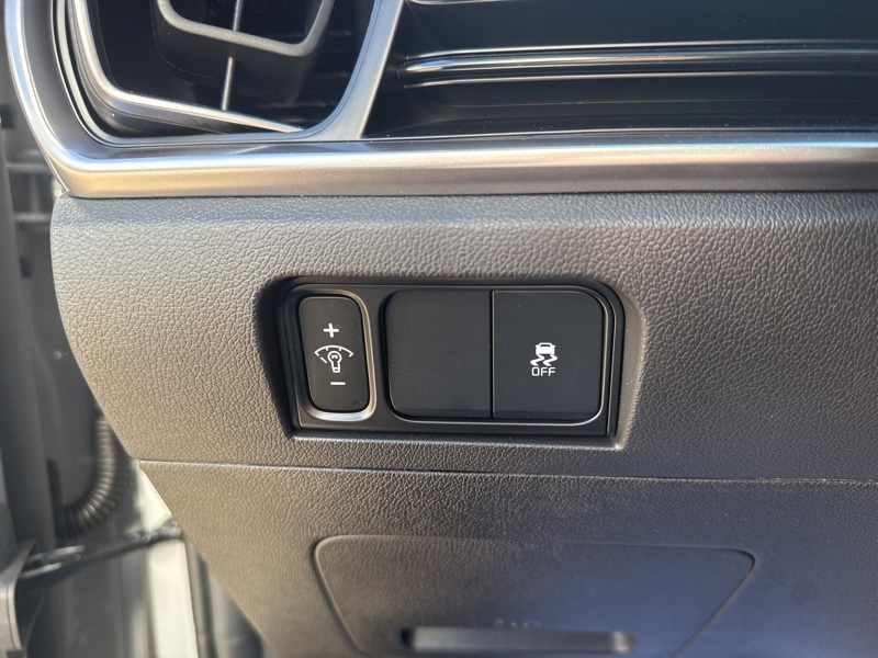 2025 Kia Sorento S photo 24