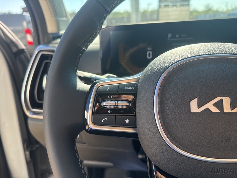2025 Kia Sorento S photo 26