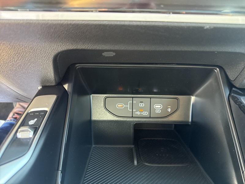 2025 Kia Sorento S photo 35