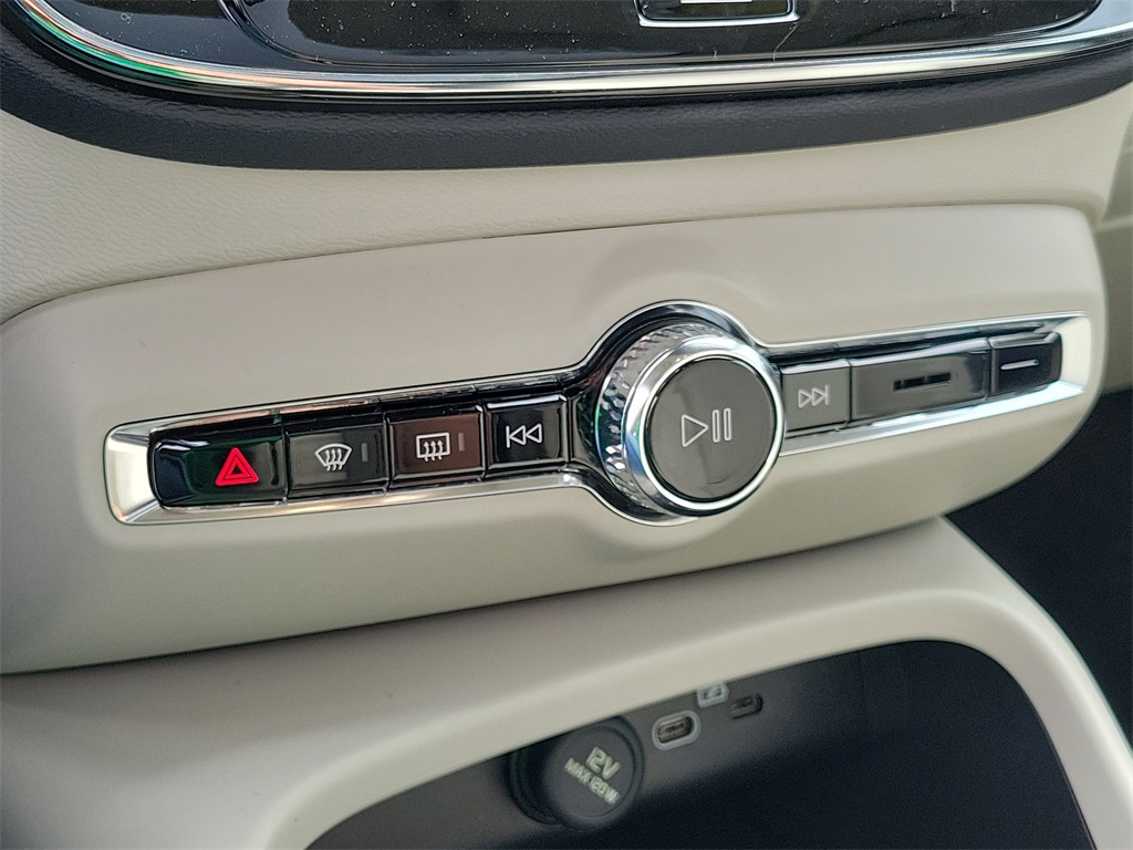 new 2026 Volvo XC40 car, priced at $50,200