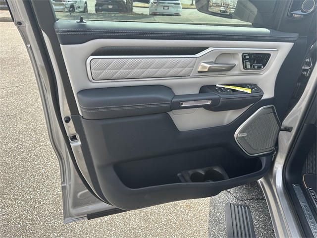 2025 Ram 1500 photo 10