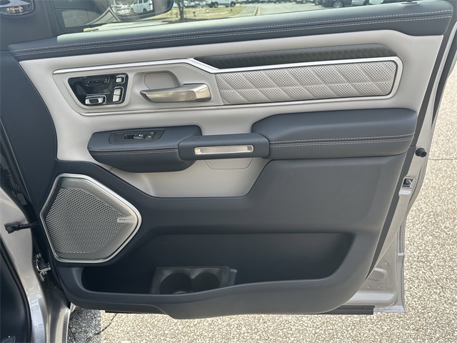 2025 Ram 1500 photo 14