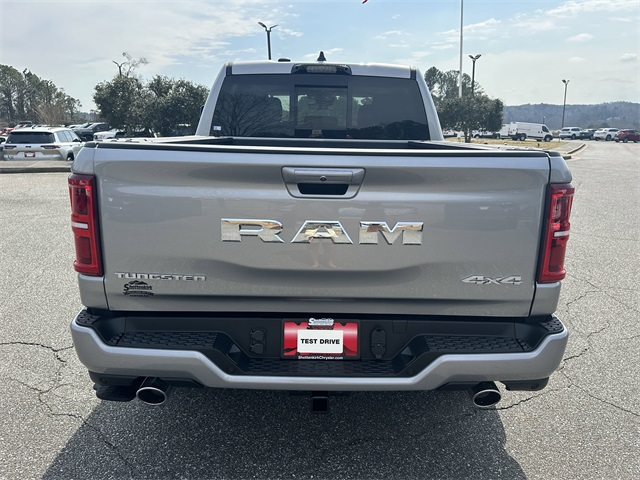 2025 Ram 1500 photo 4