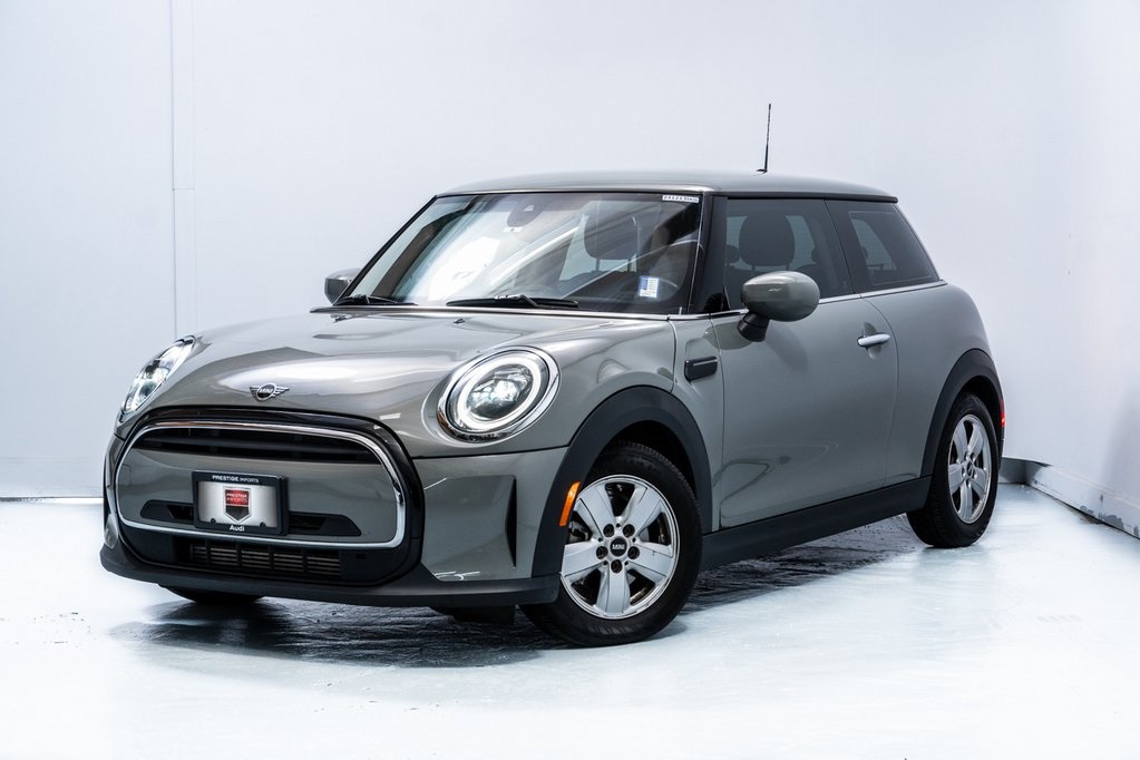 2022 MINI Hardtop 2 Door Oxford Edition's photo