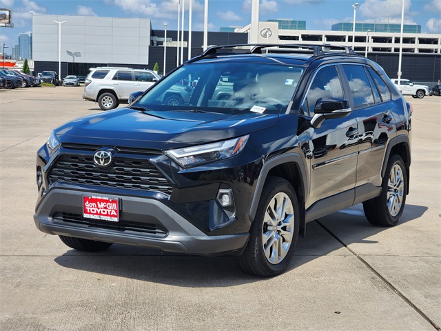 2022 Toyota RAV4 XLE Premium photo 2