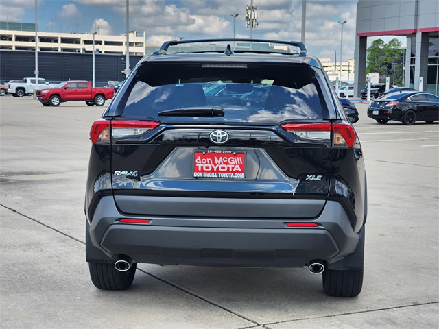 2022 Toyota RAV4 XLE Premium photo 5