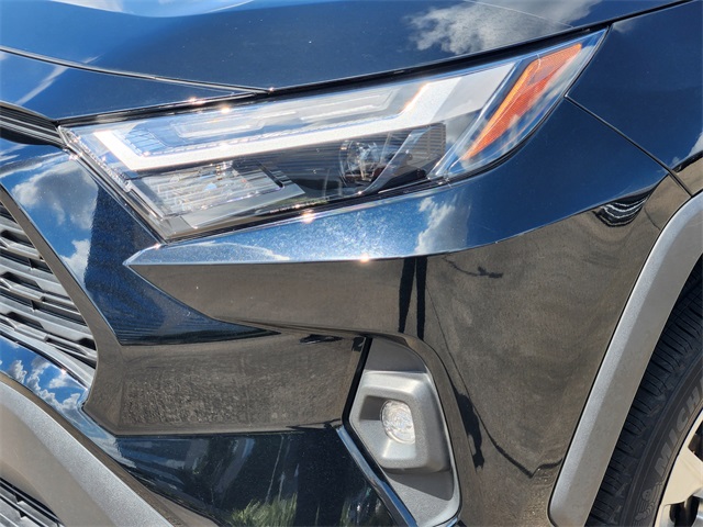 2022 Toyota RAV4 XLE Premium photo 8