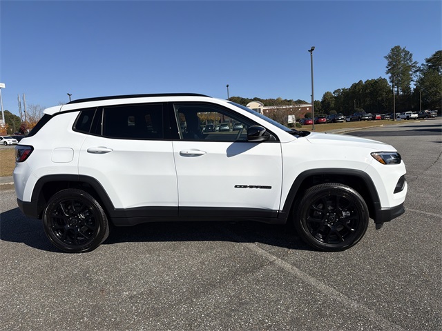 2026 Jeep Compass Latitude Altitude photo 4