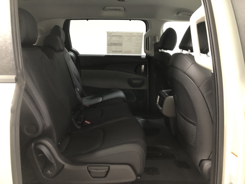 2026 Kia Carnival EX photo 11