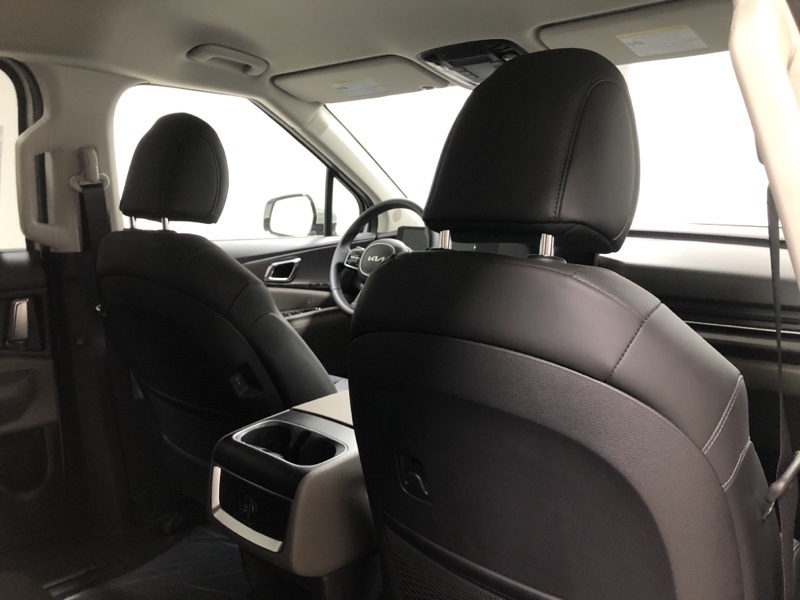2026 Kia Carnival EX photo 12