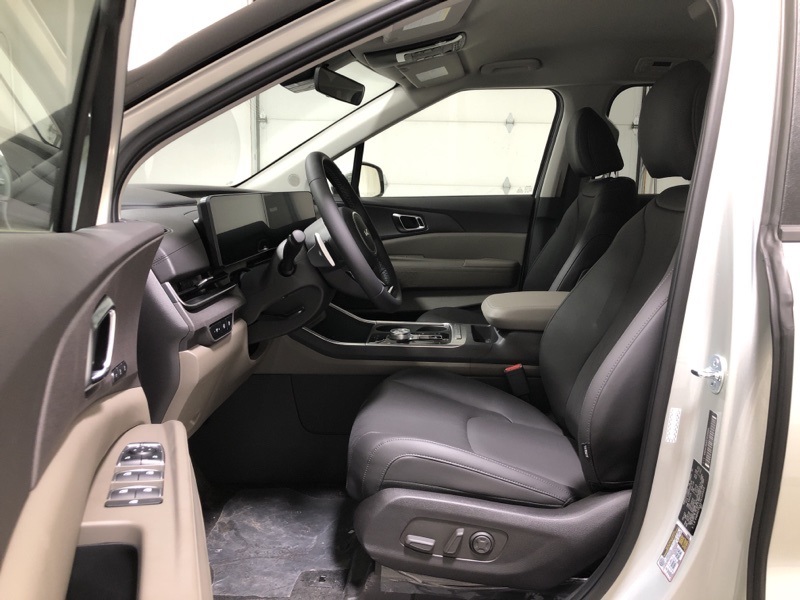 2026 Kia Carnival EX photo 18