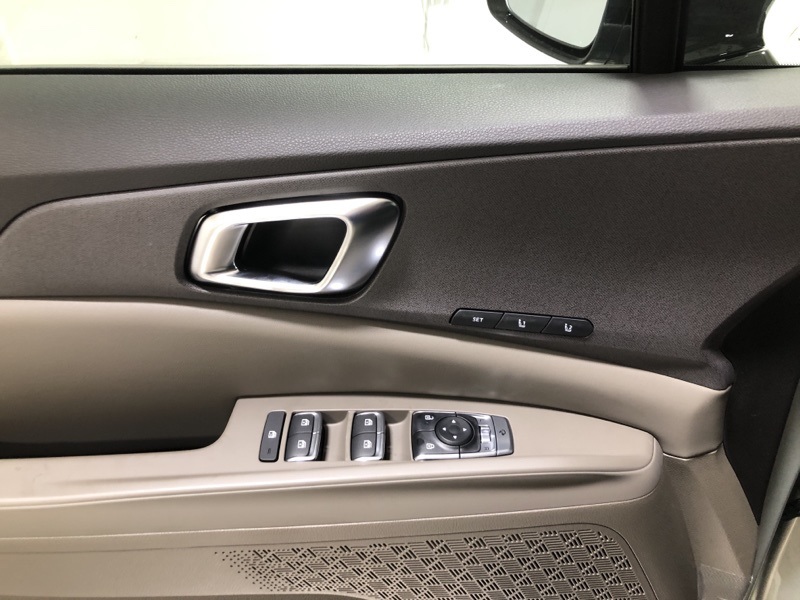 2026 Kia Carnival EX photo 20