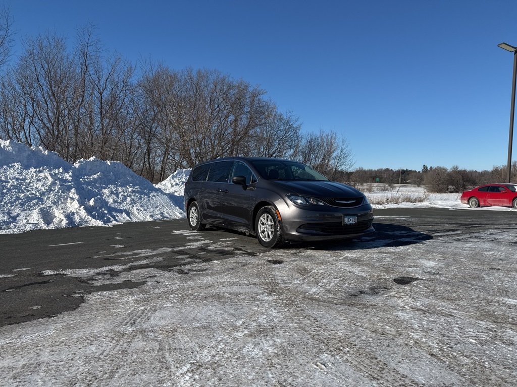 Used 2017 Chrysler Pacifica Touring Vans