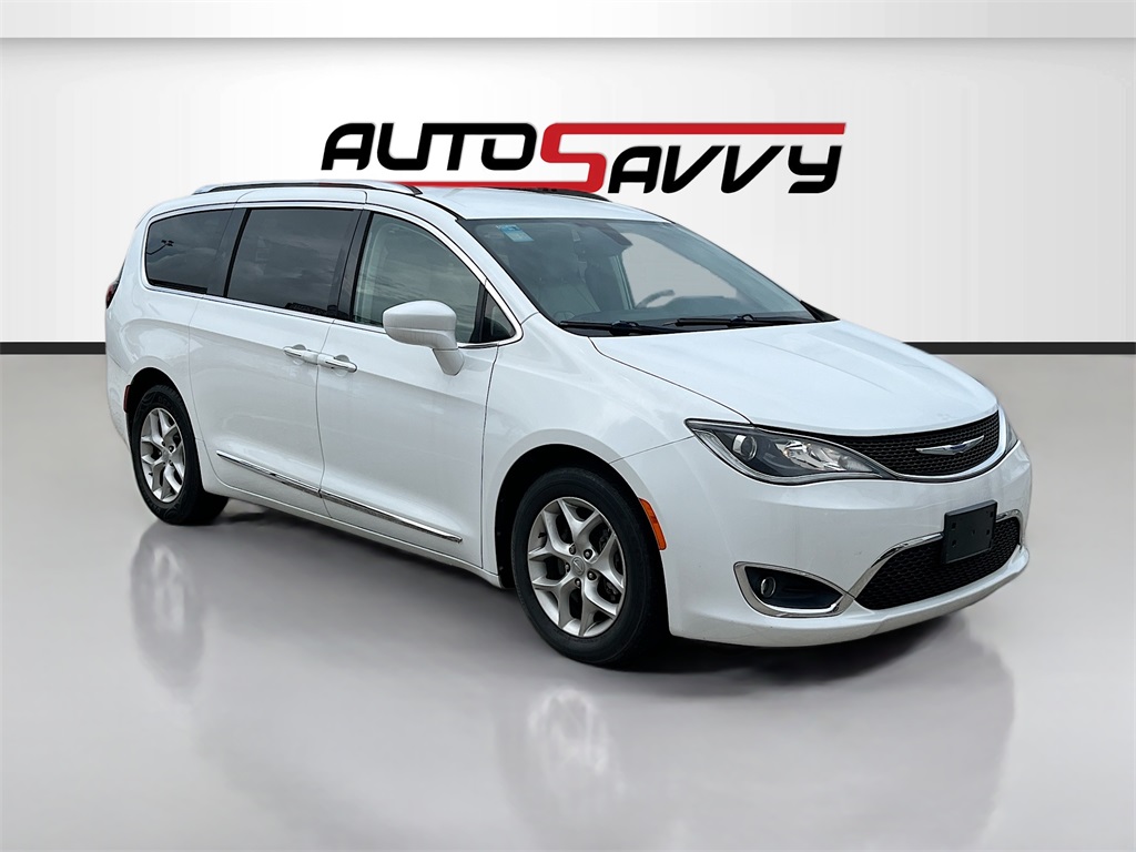 2019 Chrysler Pacifica Touring L Plus's photo