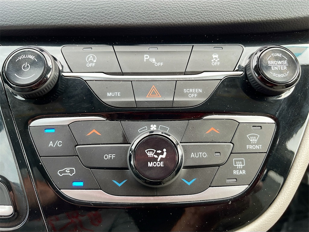 2019 Chrysler Pacifica Touring Plus photo 14