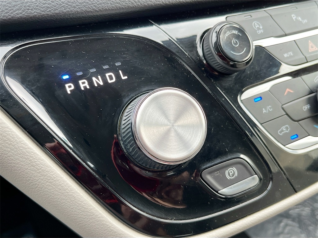 2019 Chrysler Pacifica Touring Plus photo 15