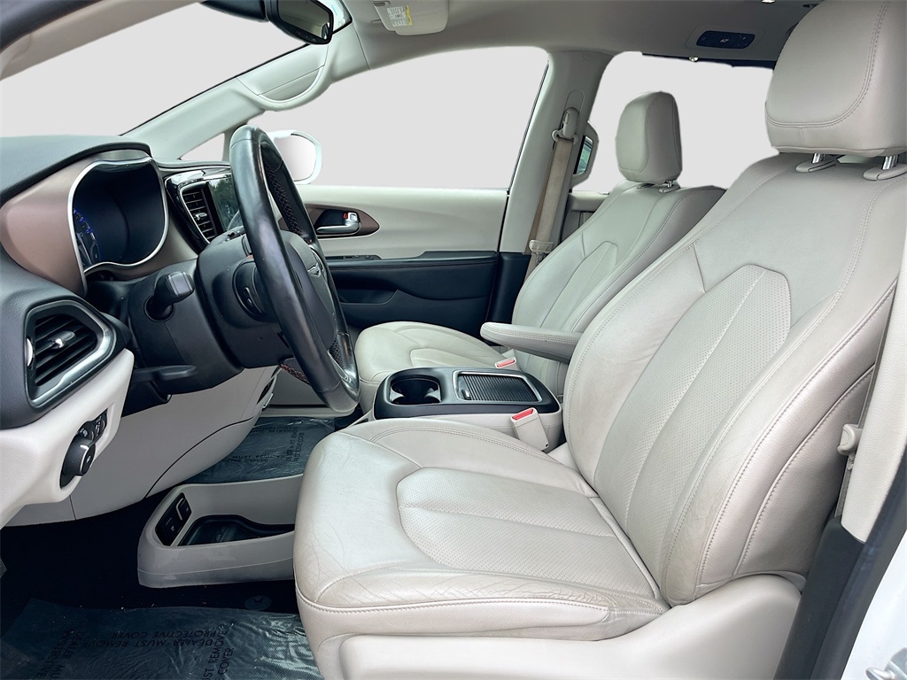 2019 Chrysler Pacifica Touring Plus photo 18