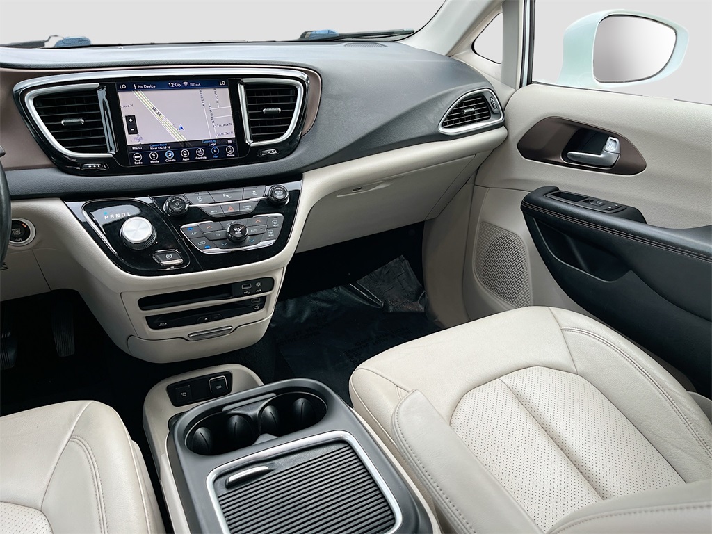 2019 Chrysler Pacifica Touring Plus photo 21