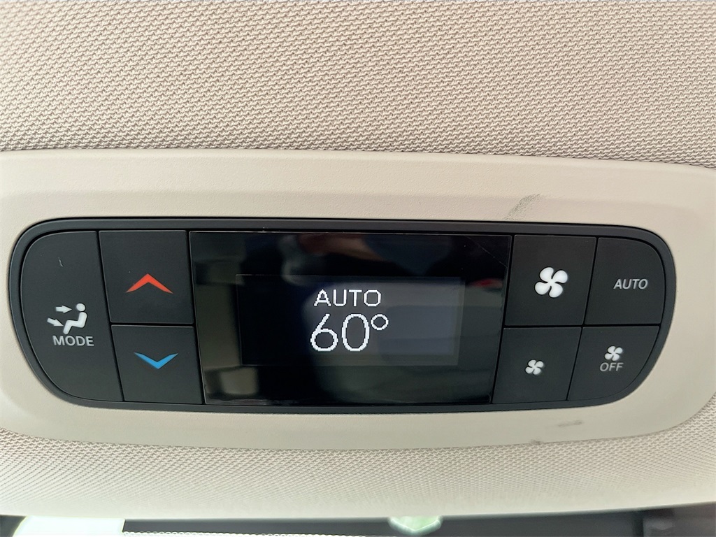 2019 Chrysler Pacifica Touring Plus photo 24