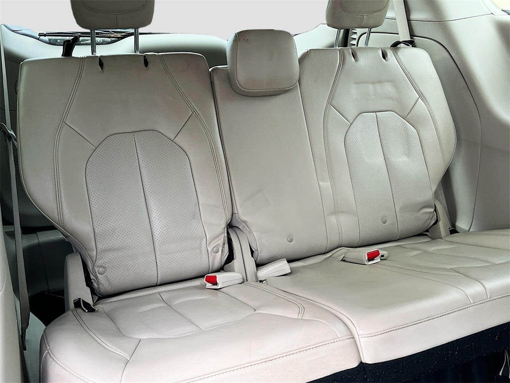 2019 Chrysler Pacifica Touring Plus photo 26