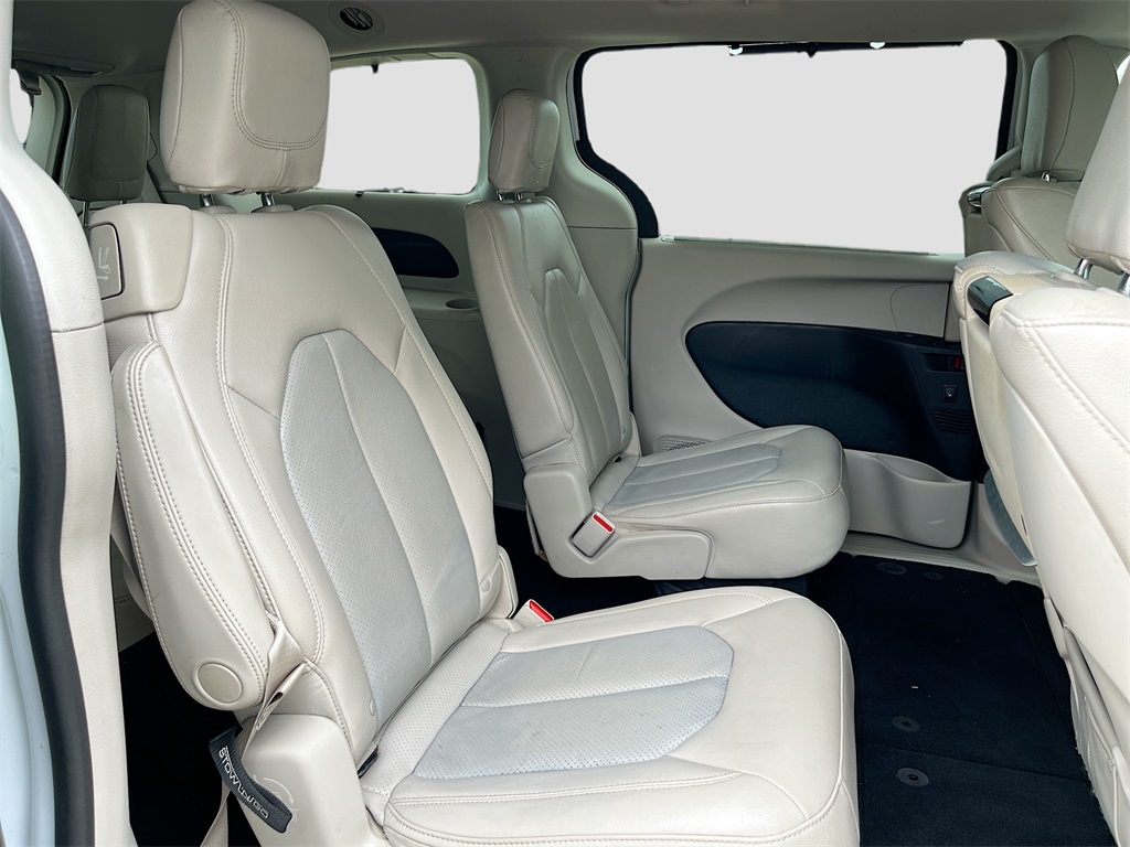 2019 Chrysler Pacifica Touring Plus photo 27