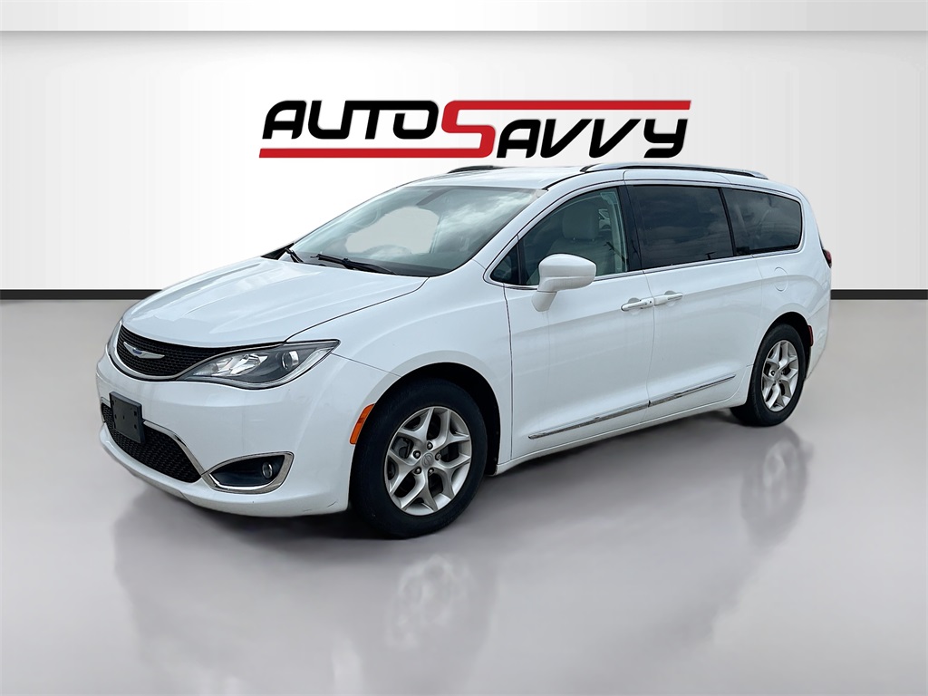 2019 Chrysler Pacifica Touring Plus photo 2