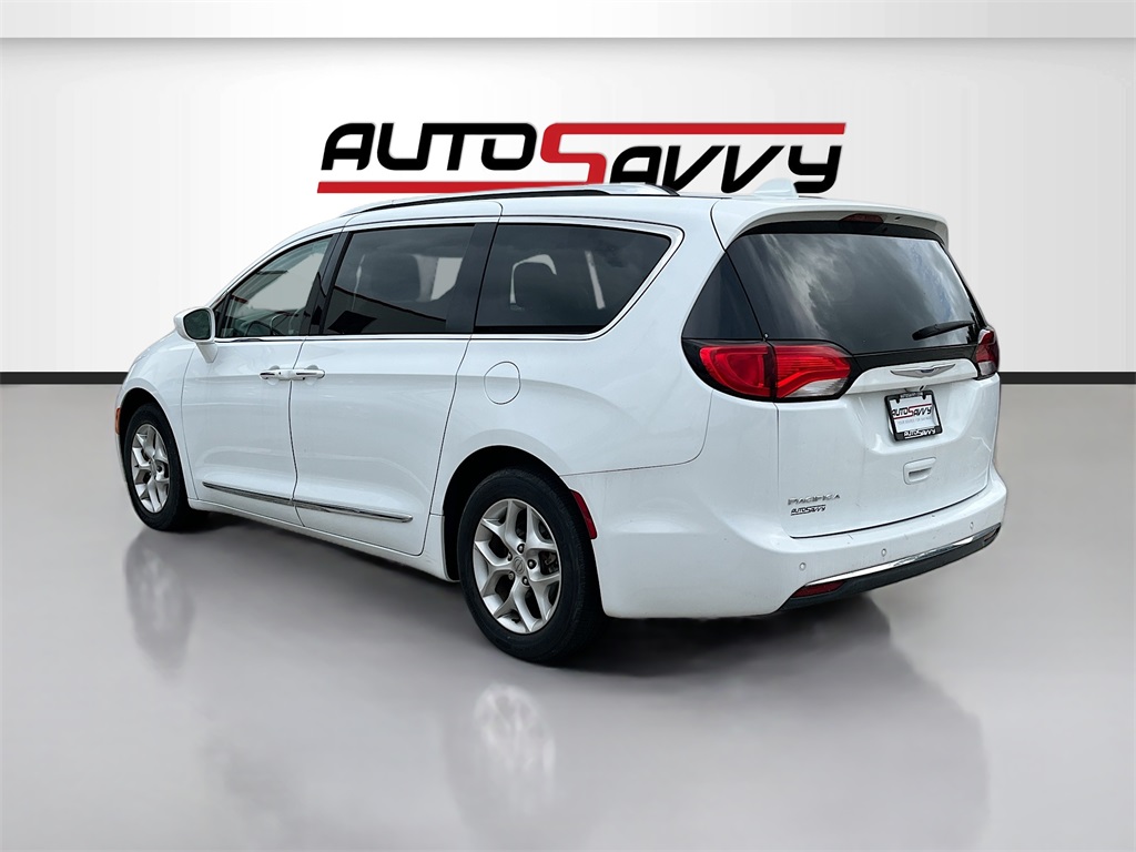 2019 Chrysler Pacifica Touring Plus photo 4