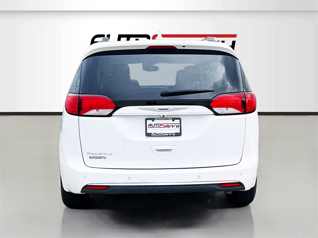 2019 Chrysler Pacifica Touring Plus photo 5