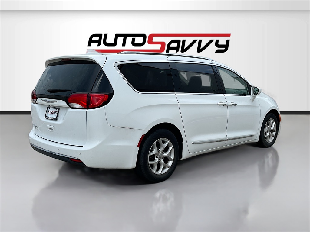 2019 Chrysler Pacifica Touring Plus photo 6