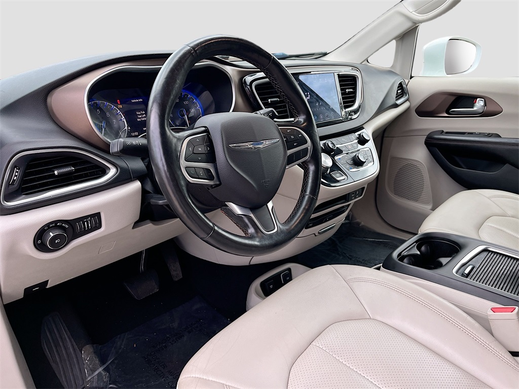 2019 Chrysler Pacifica Touring Plus photo 8