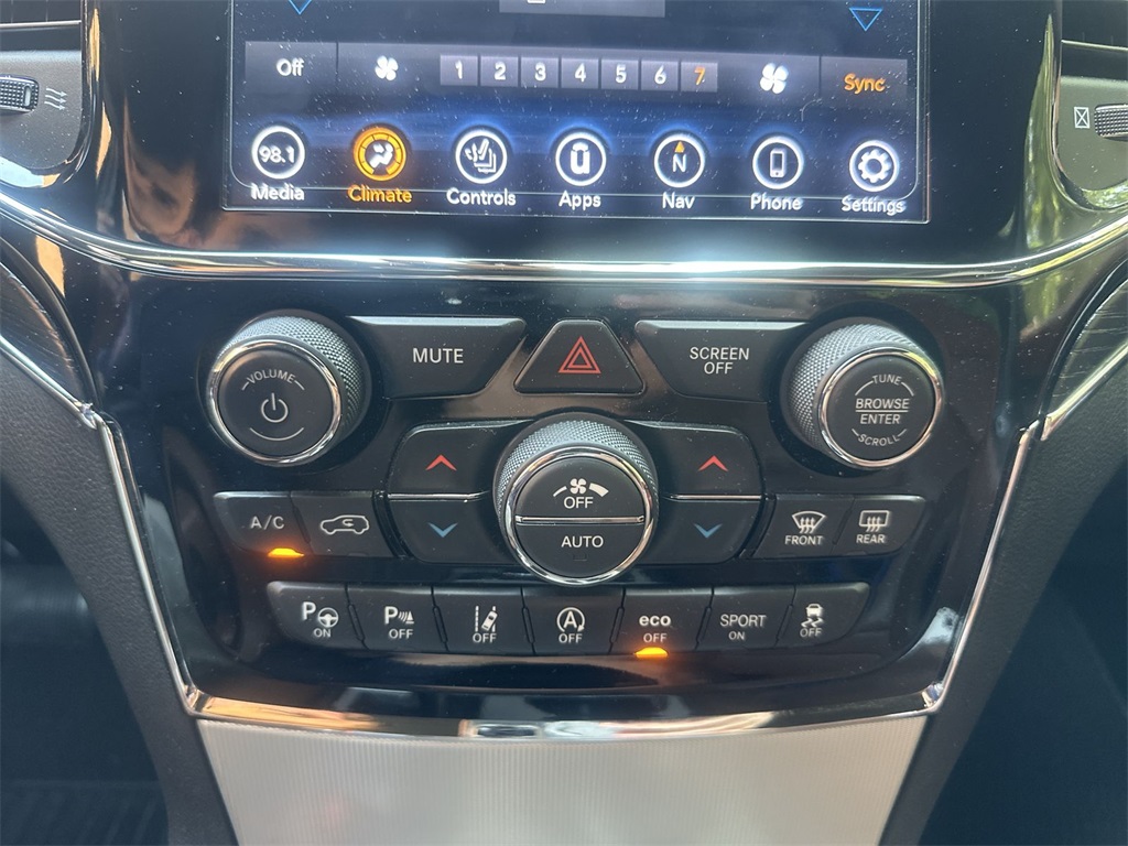 Grand Cherokee Summit