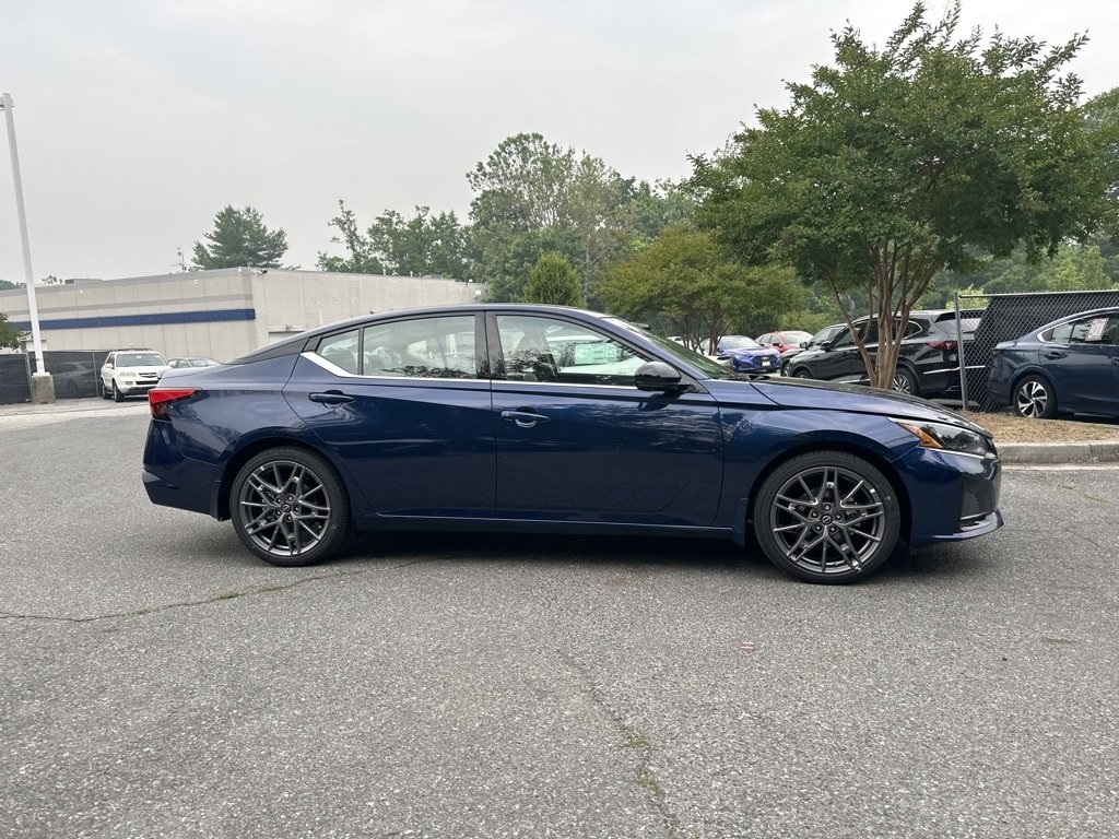 New 2023 Blue Nissan 2.0 SR image 3