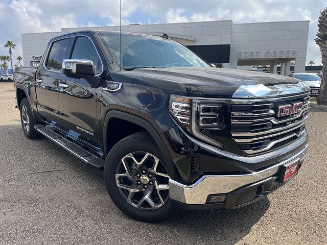 2026 GMC Sierra 1500 SLT's photo